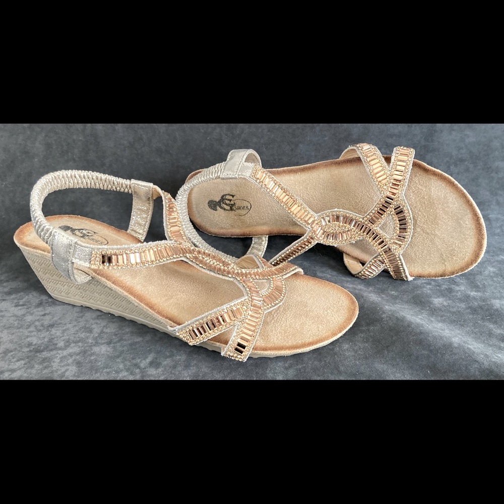 GC SHOES RHINESTONE WEDGE SANDALS SIZE 7 M